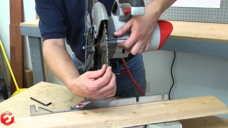How to change a miter saw blade